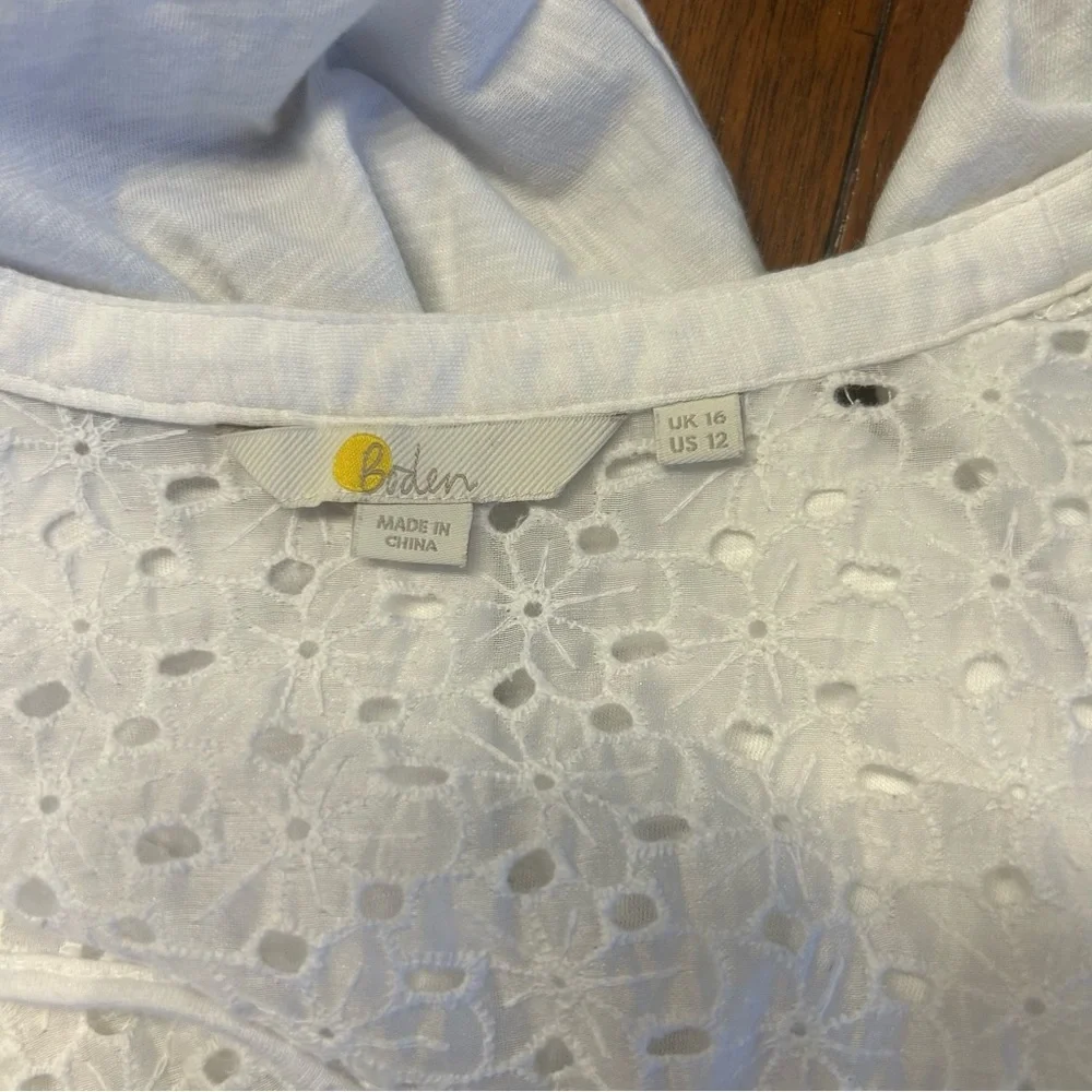 Boden White Eyelet Lace Notch Neck Crochet Trim Top, Size 12 - Picture 10 of 12